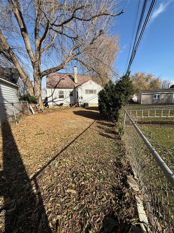 2315 Hartwick Highway, Lincoln Park, MI 48146