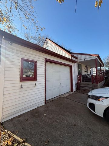 2315 Hartwick Highway, Lincoln Park, MI 48146