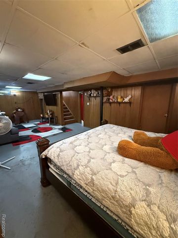 2315 Hartwick Highway, Lincoln Park, MI 48146