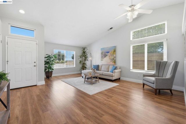 3035 Hudson Dr, Brentwood, CA 94513