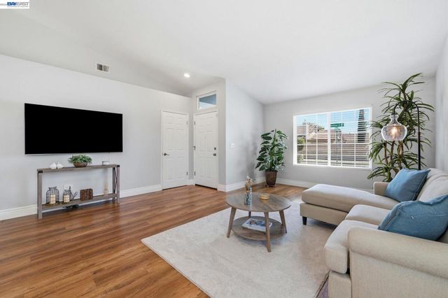 3035 Hudson Dr, Brentwood, CA 94513