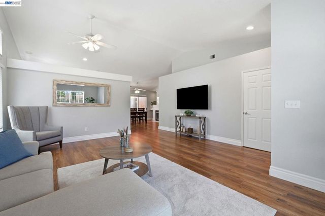 3035 Hudson Dr, Brentwood, CA 94513