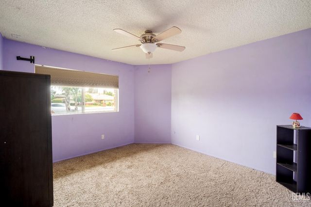 7916 Olive Drive, Bakersfield, CA 93308