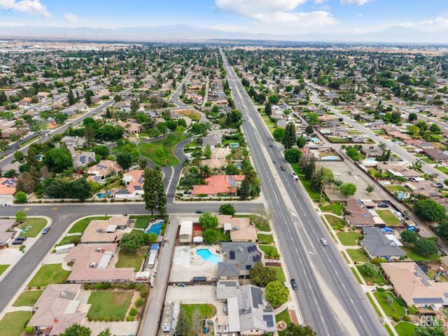7916 Olive Drive, Bakersfield, CA 93308
