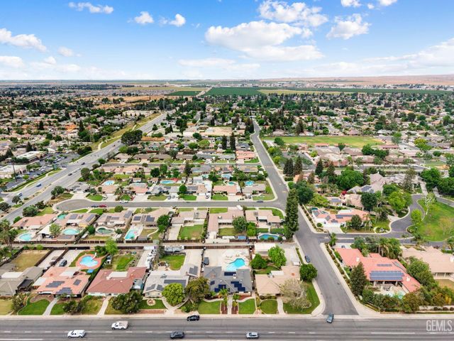 7916 Olive Drive, Bakersfield, CA 93308