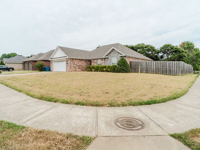 607 Keystone Street, Bentonville, AR 72712