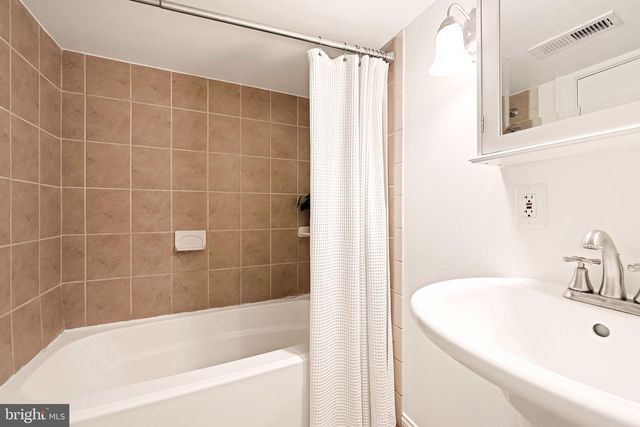 1434 AMES PL NE, Washington, DC 20002