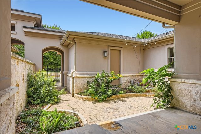 462 Stagecoach Trail, San Marcos, TX 78666