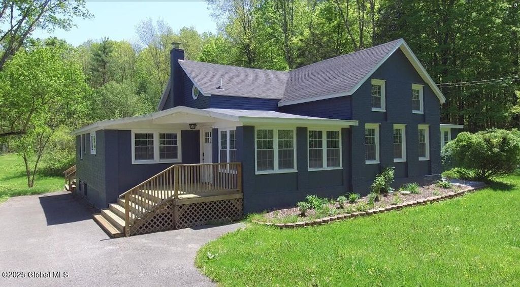 96 WEST DEAN'S MILL Road, New Baltimore, NY 12124