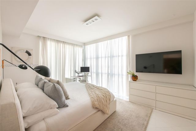 3131 NE 188th St 2-605, Aventura, FL 33180