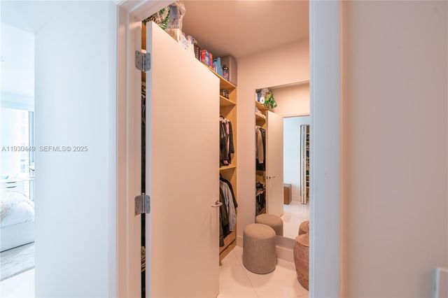 3131 NE 188th St 2-605, Aventura, FL 33180