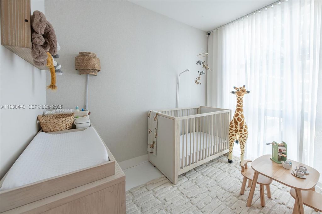 Image 40 of property listing at 3131 NE 188th St 2-605, Aventura, FL 33180