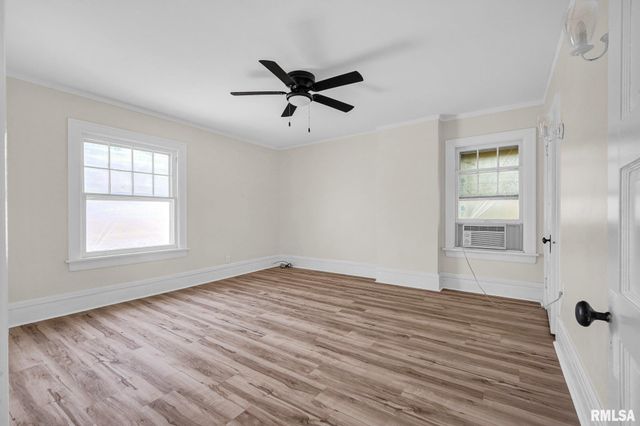 1113 N SUMMIT Boulevard, Peoria, IL 61606