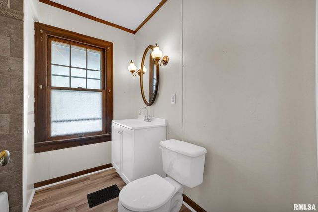 1113 N SUMMIT Boulevard, Peoria, IL 61606