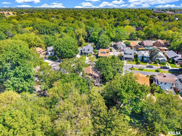 1113 N SUMMIT Boulevard, Peoria, IL 61606