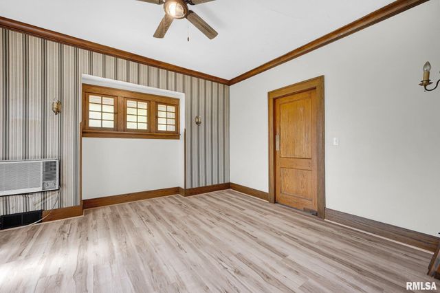 1113 N SUMMIT Boulevard, Peoria, IL 61606