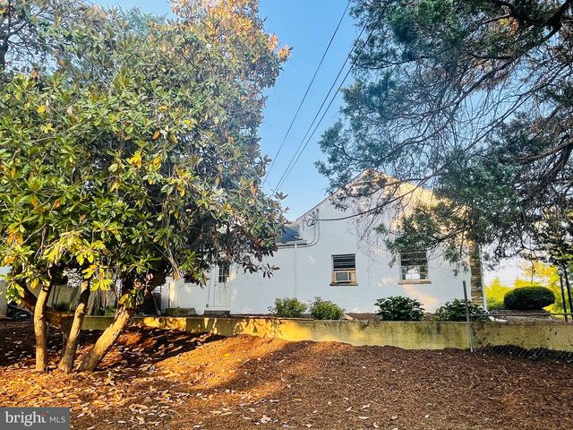 9066 BALIMORE AVE, College Park, MD 20740