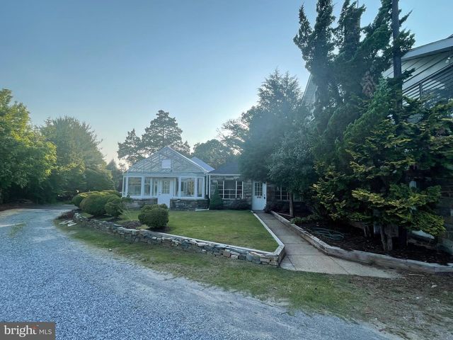 9066 BALIMORE AVE, College Park, MD 20740