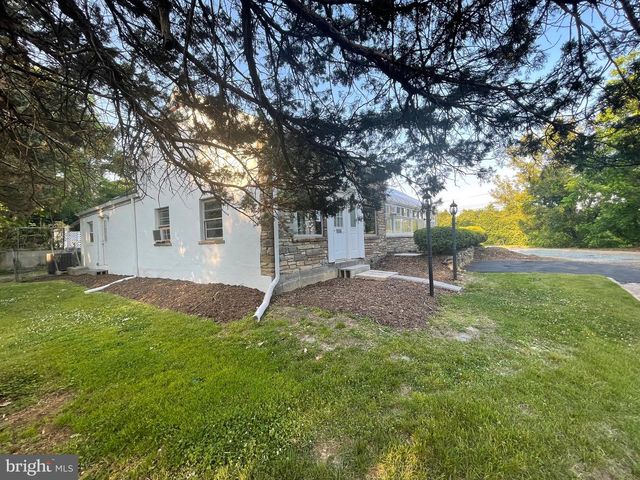 9066 BALIMORE AVE, College Park, MD 20740