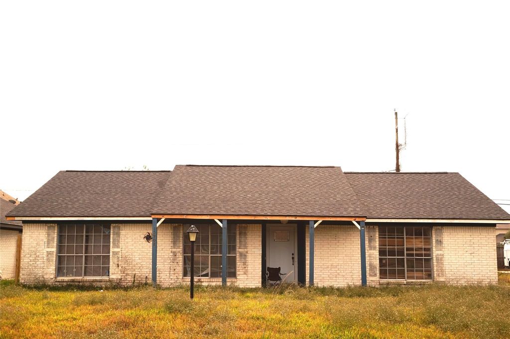 15902 Dunman Lane, Houston, TX 77044