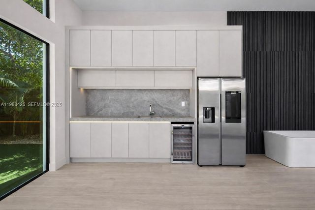 280 NW 47th St, Miami, FL 33127