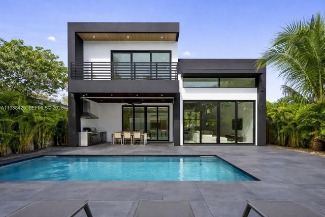 280 NW 47th St, Miami, FL 33127