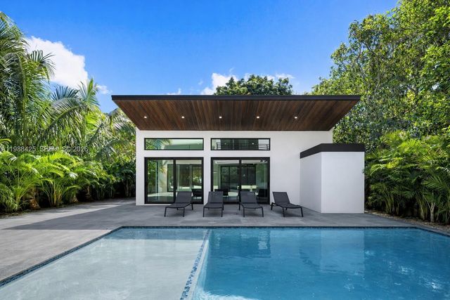 280 NW 47th St, Miami, FL 33127