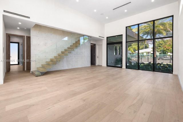 280 NW 47th St, Miami, FL 33127