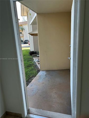 7450 Miami Lakes Dr C109, Miami Lakes, FL 33014