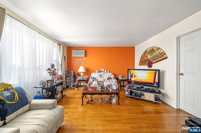 1014 Kennedy Boulevard, Union City, NJ 07087