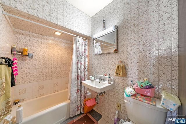 1014 Kennedy Boulevard, Union City, NJ 07087