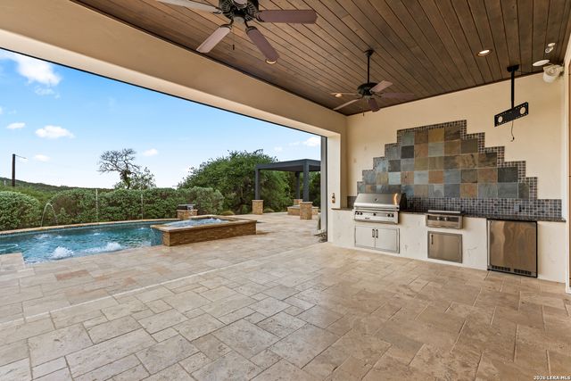 3806 SMITHSON RIDGE RD, San Antonio, TX 78261