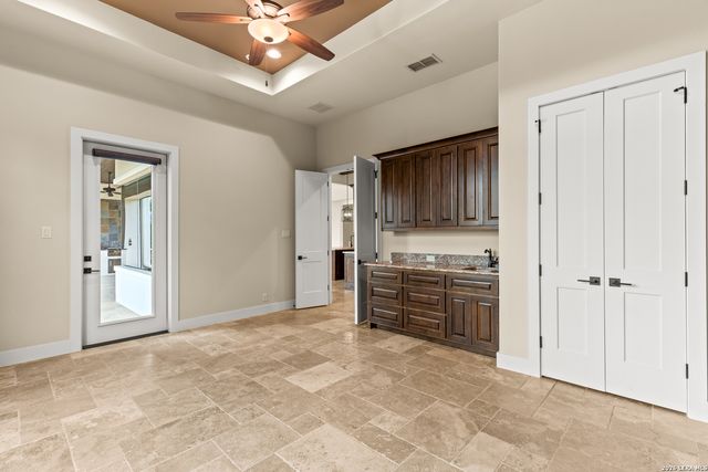 3806 SMITHSON RIDGE RD, San Antonio, TX 78261