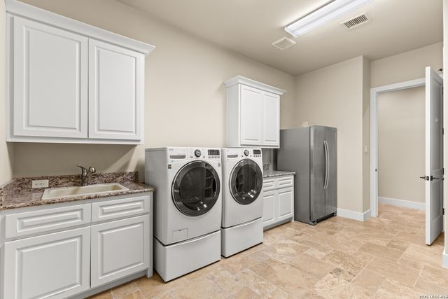 3806 SMITHSON RIDGE RD, San Antonio, TX 78261
