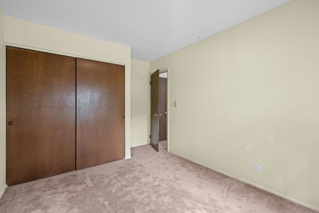 1024 Yorkshire Drive, Hanover Park, IL 60133