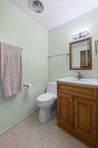 1024 Yorkshire Drive, Hanover Park, IL 60133