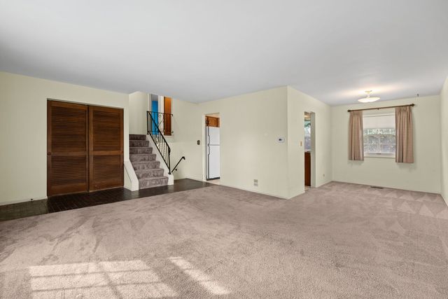 1024 Yorkshire Drive, Hanover Park, IL 60133