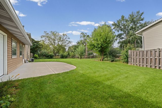 1024 Yorkshire Drive, Hanover Park, IL 60133