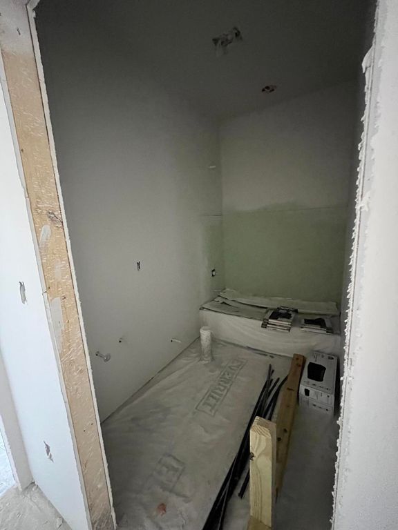 Image 10 of property listing at 633 W Ave Z, San Angelo, TX 76903