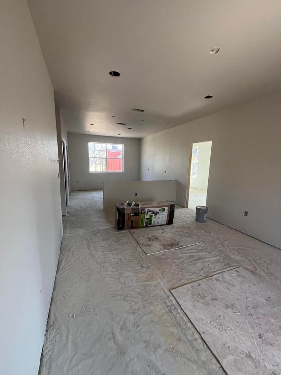 Image 2 of property listing at 633 W Ave Z, San Angelo, TX 76903