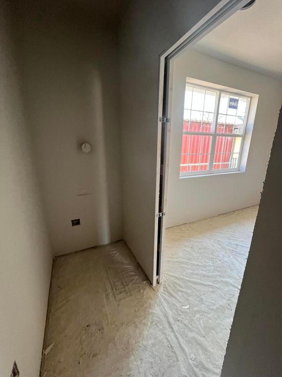 Image 9 of property listing at 633 W Ave Z, San Angelo, TX 76903