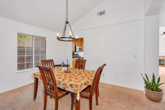 1928 Davis Dr, Los Banos, CA 93635