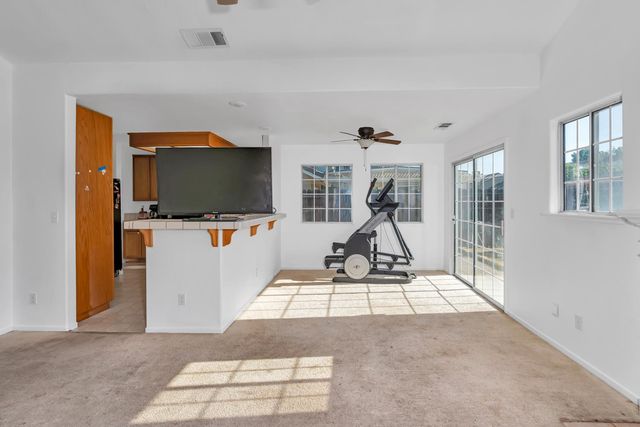 1928 Davis Dr, Los Banos, CA 93635