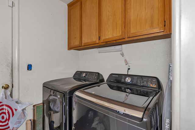 1928 Davis Dr, Los Banos, CA 93635