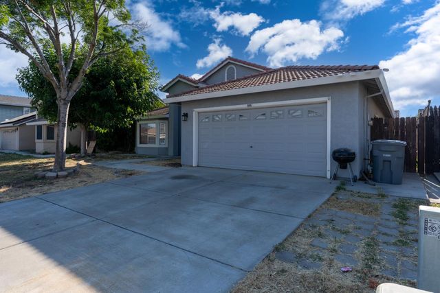 1928 Davis Dr, Los Banos, CA 93635