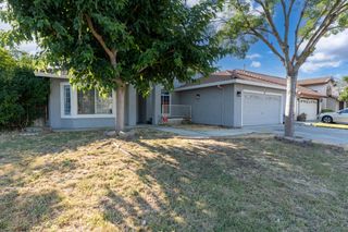 1928 Davis Dr, Los Banos, CA 93635