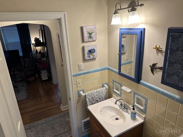 958 Summit Avenue, Glendale, OH 45246