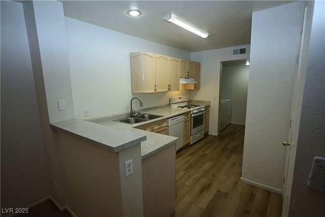 8465 Blue Island Avenue, Las Vegas, NV 89129