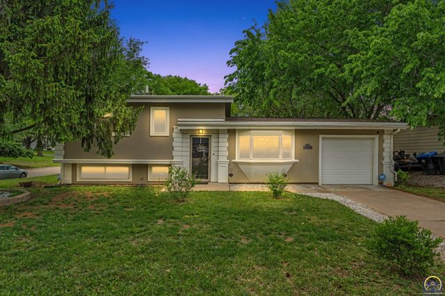 3418 SW 33rd TER, Topeka, KS 66614
