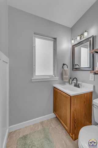 3418 SW 33rd TER, Topeka, KS 66614